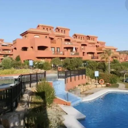Apartamento De Dos Dormitorios Y Un Bano Con Piscinas Y Jardines Cercano A La Playa Estepona Exterior photo